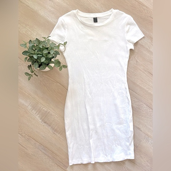 SHEIN Dresses & Skirts - NWOT SHEIN t-shirt dress ribbed white casual short sleeve bodycon